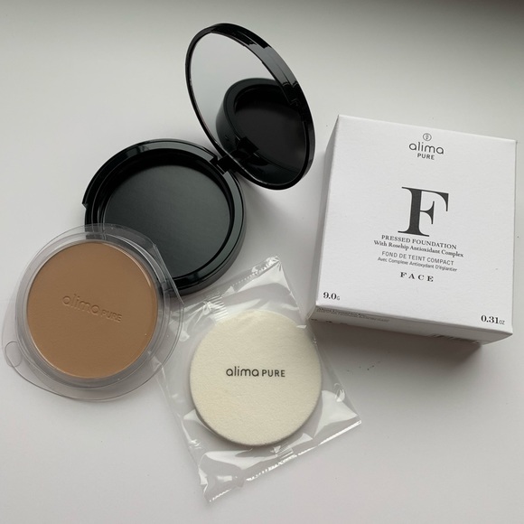 Alima Pure Pressed Powder Foundation in Chestnut - Picture 4 of 6